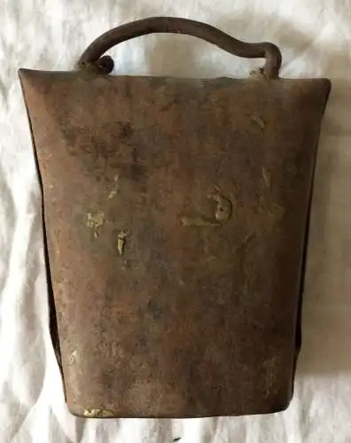Alte Kuhglocke aus Eisen