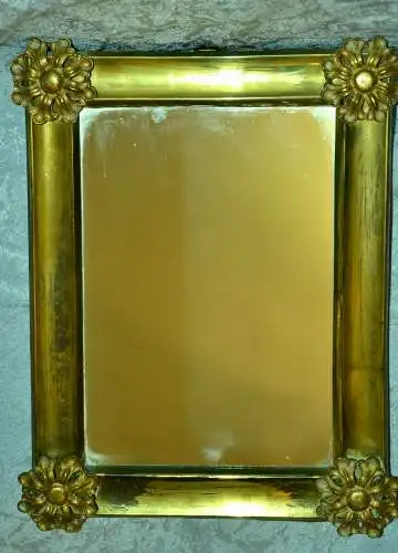  Spiegelrahmen,Messingblech mit Rosetten,wohl frühes 19. Jhdt