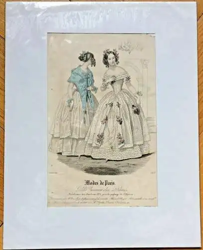  „Modes de Paris - Petit Courrier des Dames“ - Colorierter Stahlstich 