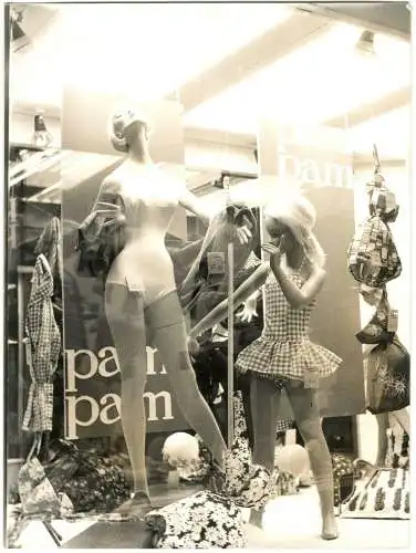 Original-Photographie von Gert Mähler „Schaufenster in Haarlem“