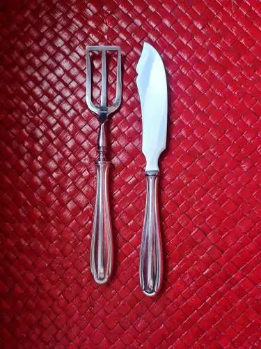  Käsebesteck,rostfreie Klingen Solingen, gestempelt 100 versilbert