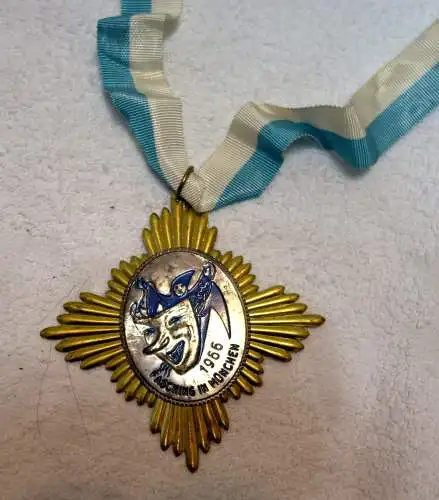 Faschingsorden,Fasching in München 1966,wohl Messingblech,am Band