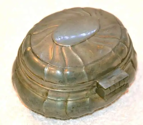 Zinndose,mit Scharnier,1860,Engelspunze