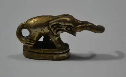 Elefant aus Messing, teilvergoldet, Vitrinenobjekt, 