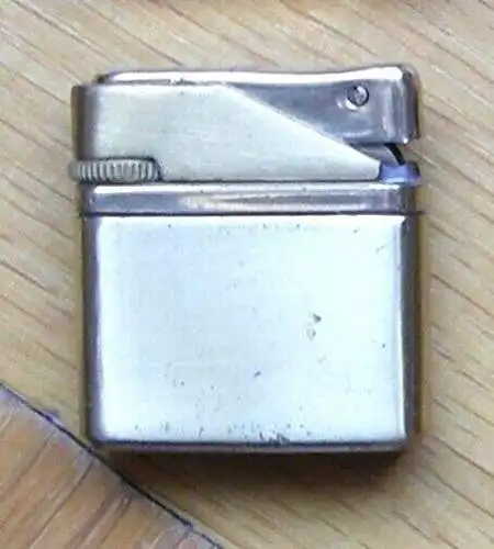 Gasfeuerzeug Marke „NO.10 Standard“, 50er Jahre