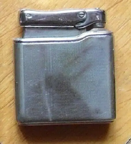 Gasfeuerzeug Marke „Ibelo“, wohl 1950er Jahre,mit Gebrauchsspuren