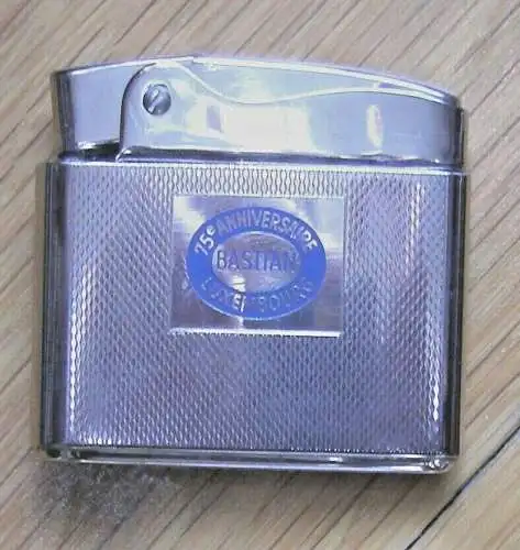 Benzinfeuerzeug Marke „Rowenta Snip“, unbenützt,wohl 1960er Jahre