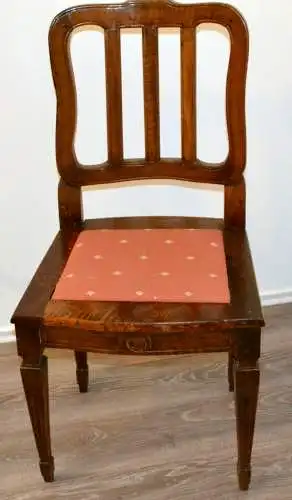 Möbel,Barockstuhl,helles Nussbaum,gepolstert,ca 1720