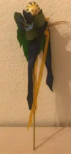  Osterei, handbemalt mit verschiedene Ornamenten,  zum Anstecken