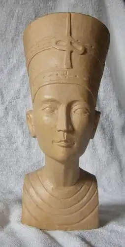 Nofretete - Kopie aus geschnitzem Holz, 21 cm hoch 