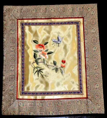 Japan,gestickte Blumen auf Seide,19.Jhdt