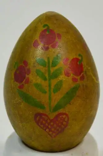 Osterei,Holzei,hellbraun,aus einem Herzen wachsen Blüten,um 1950