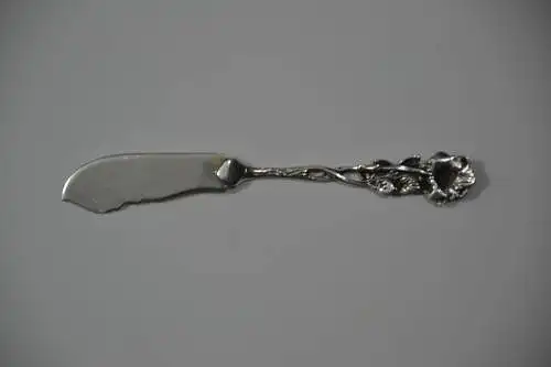 Besteck, Zuckerlöffel, Buttermesser, versilbert, Rosenrelief, 2 Stck.