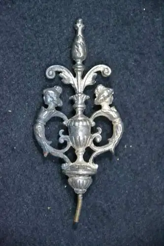 Zierornament, Aufsatz, Griff, etwa 1870