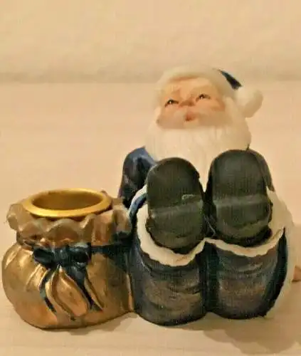 Weihnachtsschmuck,  Weihnachtsmann im Sitzen, Kerzenständer , aus Alabastergips