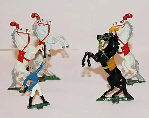 Zinnfiguren,handbemalt,Zirkus,4 Pferde mit Dompteur,ca.1970