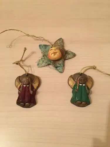 Weihnachtsschmuck,  Stern und zwei Engeln, aus Keramik