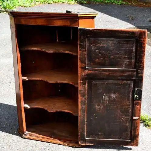 Möbel, Eckschränkchen,Hängeschrank,Weichholz lasiert,England 19.Jhdt,