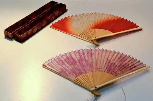 Zwei Fächer,Set,um 1920,guter Zustand mit Originalschachtel