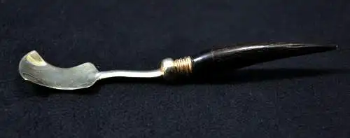Zuckerlöffel,  Metall versilbert, Horngriff, sehr dekorativ