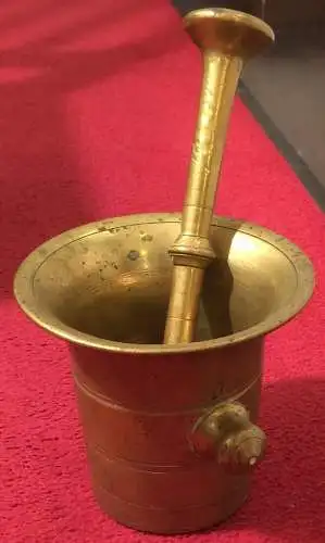 Mörser mit Stössel aus Messing, 19. Jahrhundert