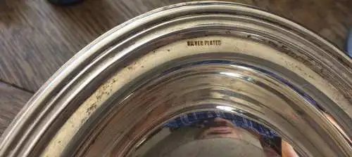 Kleine ovale versilberte Schale mit Löwenfüßen