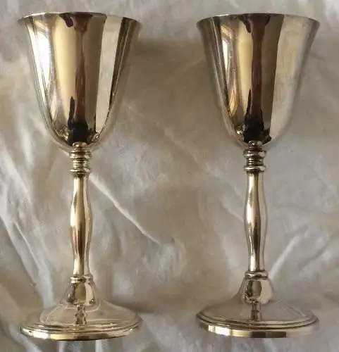Zwei kleine versilberte Pokale Marke „CAVALIER“, England