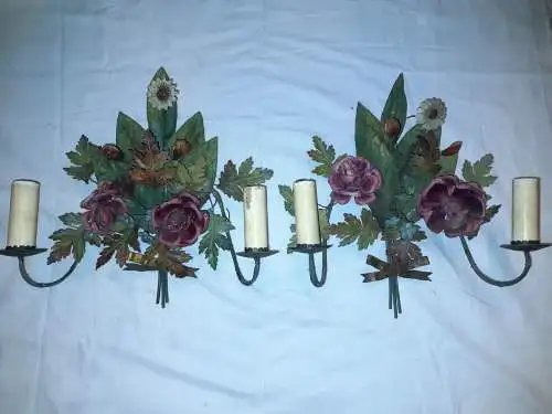 Wandlampen, Eisen/Blech,polychrom gefasste Blumen,zweiarmig,frühes 20.Jhdt.