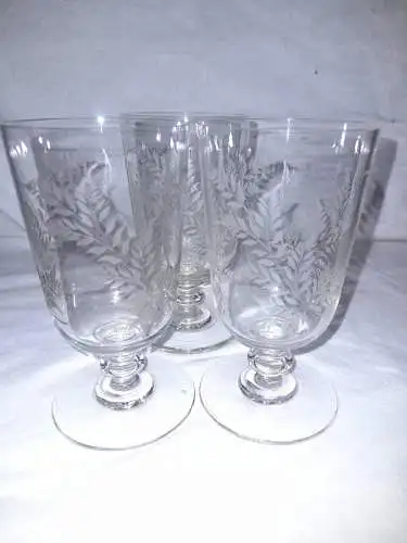 3 Saftgläser,Blätterdekor,beschliffen,mundgeblasen,deutsch ca. 1930,Höhe 13 cm