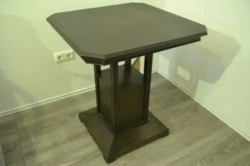 Möbel,Bartisch, Eiche dunkel mit Box a.d.Sockel ,quadratisch 70 x 70 cm ,ca 1930