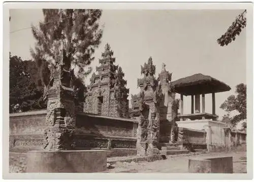 Originalphotographie eines Tempels auf Bali wohl von Thilly Weissenborn