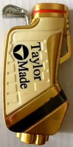 Originelles kleines Gasfeuerzeug aus Metall in Form einer Golftasche