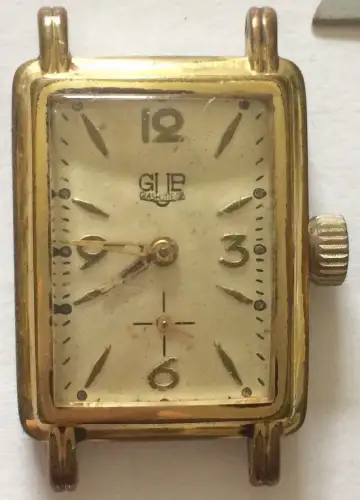 Kleine rechteckige Damenarmbanduhr GUB Glashütte aus vergoldetem Edelstahl