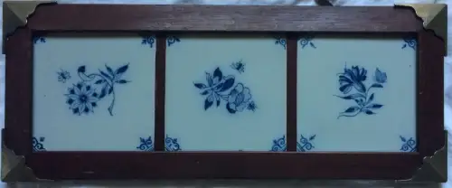 Drei alte Kacheln aus dem 19. Jahrhundert