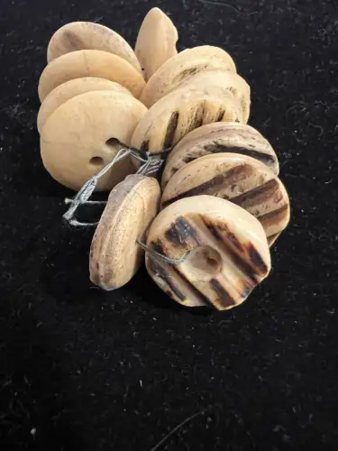 Hirschhorn, Trachtenknöpfe, 7 Stück, 2,5 cm Durchmesser, alpenländisch