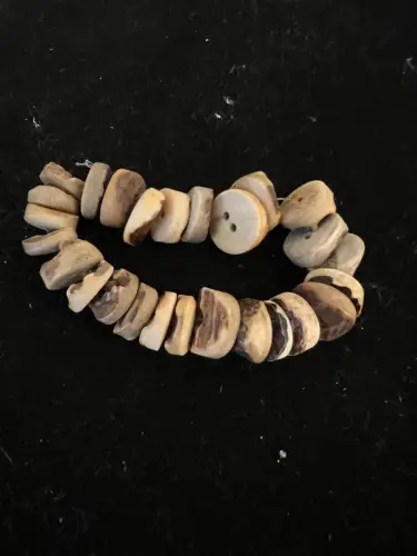 Hirschhorn, Trachtenknöpfe, 26 Stück, alpenländisch, Durchmesser ca 1,8 cm