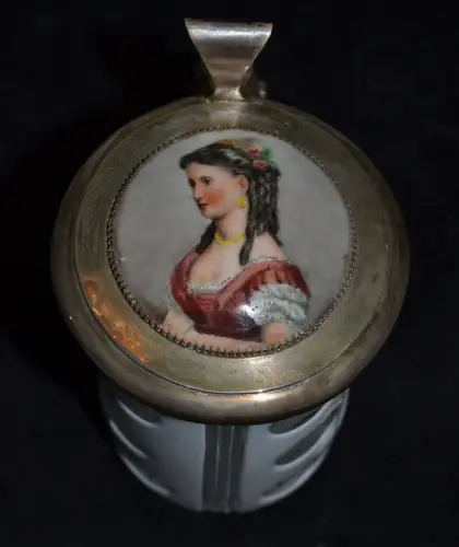 Krug,0,25,Überfangglas,Opalin,Biedermeier,bemalter Porzellandeckel,Silberfassung