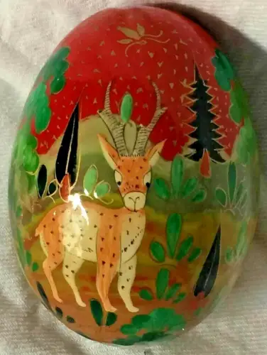 Sehr dekoratives bemaltes Ei aus Holz Tierdarstellungen, wohl  Rußland 20.Jhrdt
