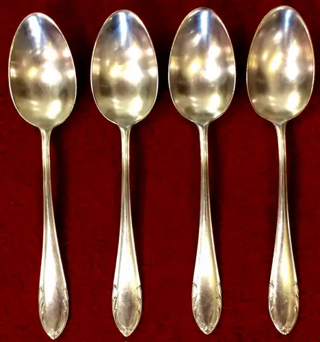 Vier Esslöffel Marke Wellner, 90er Auflage versilbert