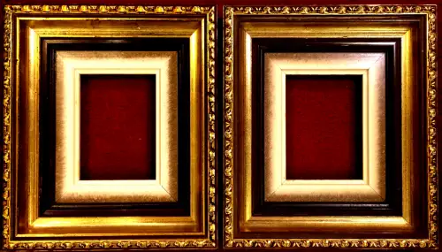 Zwei kleine goldfarbene Bilderrahmen aus Holz, 1980er Jahre