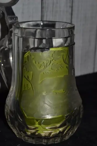 Bierkrug,ca 0,5 Li, mundgeblasen, geschliffen, Zinndeckel, Porzellanmed., Blumen