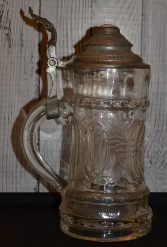 Bierkrug,Formglas, 0,5 L,Zinndeckel mit Porzellaneinsatz, Frauenporträt, um 1900