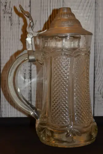 Bierkrug, Formglas, 0,5 L, Zinndeckel, um 1900