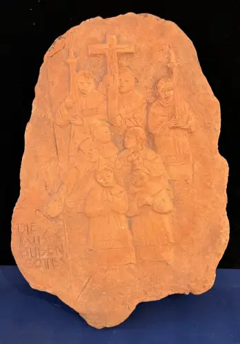 Platte aus Ton, Relief,Fronleichnam, Die Lausbuben Gottes, v. Karl Graf- Kroher,