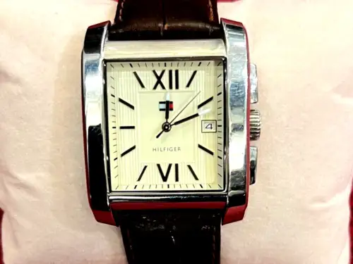 Herrenarmbanduhr,Hilfiger,Quartz,rechteckig,Stahl,poliert, Datum,Lederband