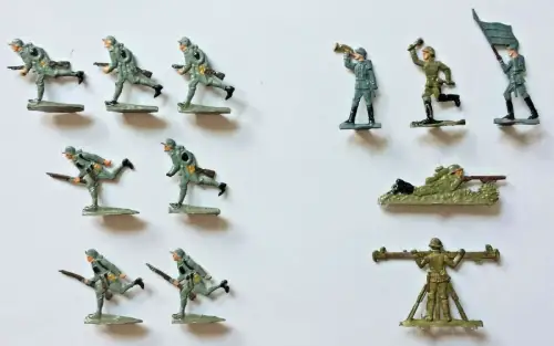 12 Zinnsoldaten wahrscheinlich Firma Ernst Heinrichsen Nürnberg, ca. 1940
