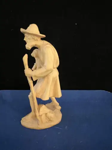 Krippenfigur, Anri,  Hirte mit Lamm, Holz, Mitte 20. Jhdt., Höhe : ca. 12cm
