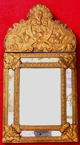 Antiker Wandspiegel mit aufwendig verziertem Rahmen, wohl Italien 19.Jahrhundert