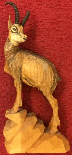 Holzgeschnitzte Gemse, Alpenraum, 1930er Jahre