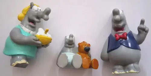 Drei Ottifanten-Figuren: Renate Bommel, Paul Bommel, Bruno Bommel